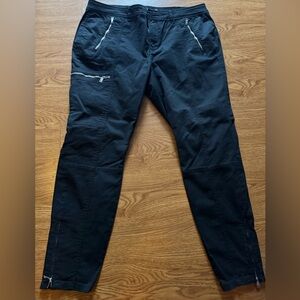 Woman’s Sleek Black Cargo Pants with Zipper Details Ralph Lauren